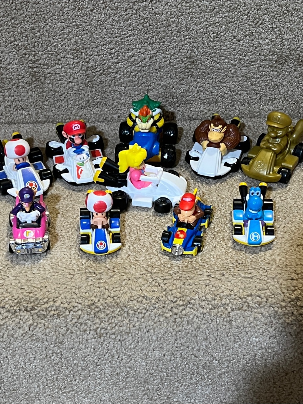 Mario cart lot McDonald’s Hot wheels die cast Peach Yoshi Bowser Toad
